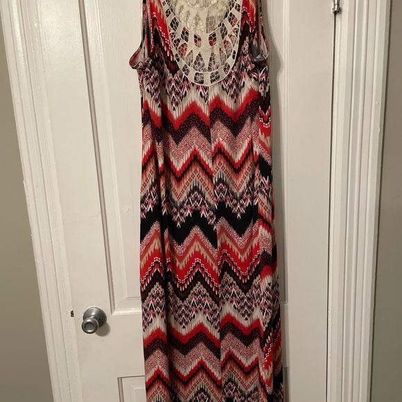 This stylish dress will help you show off your sensual side. - Picture 2 of 4